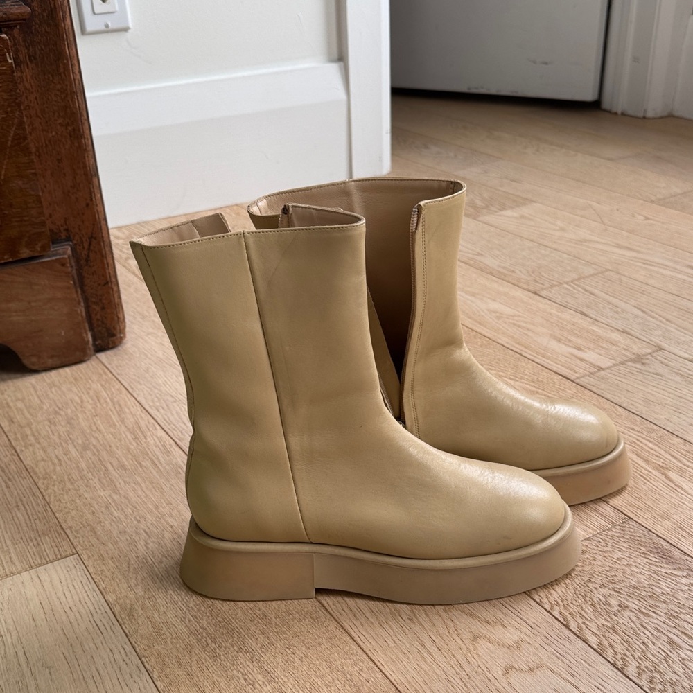 Wandler size 39 leather boots never worn outside